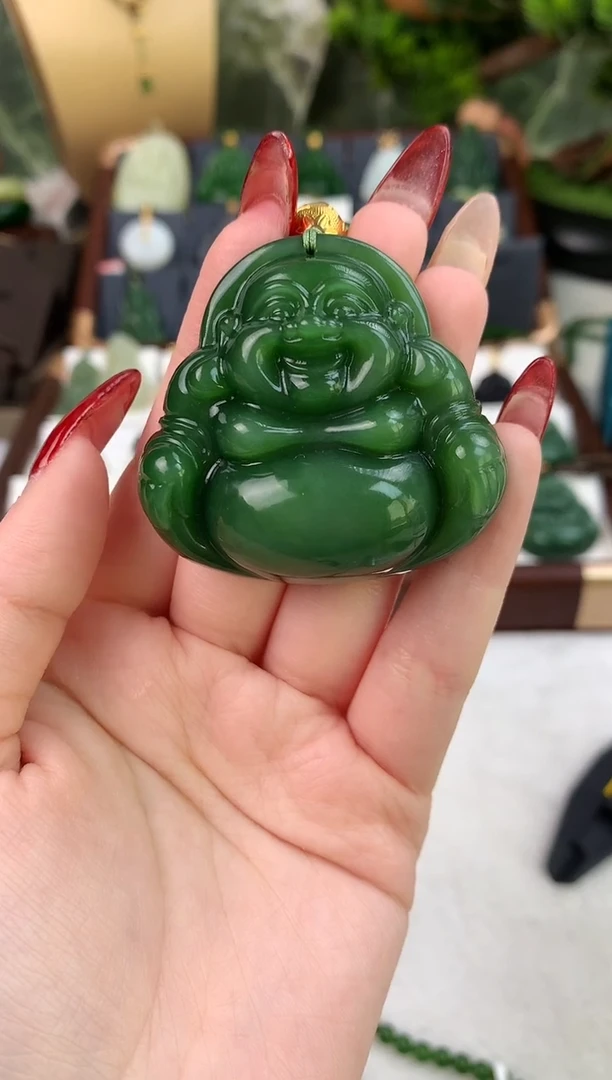 颈饰未镶嵌和田玉吊坠