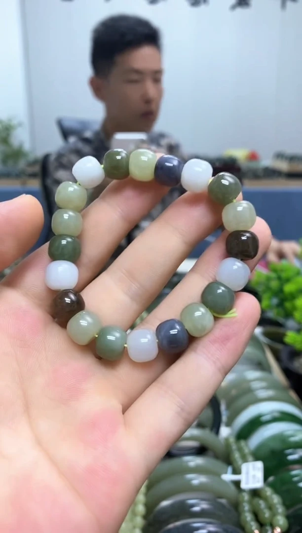 和田玉手镯未镶嵌10mm