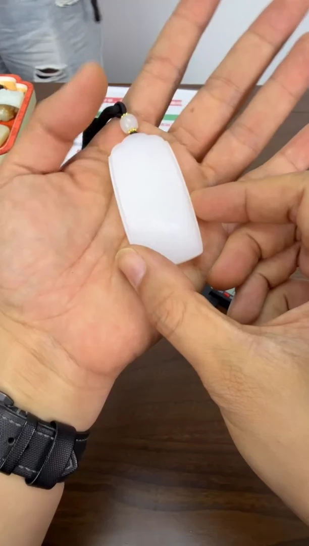 颈饰未镶嵌和田玉足**行95