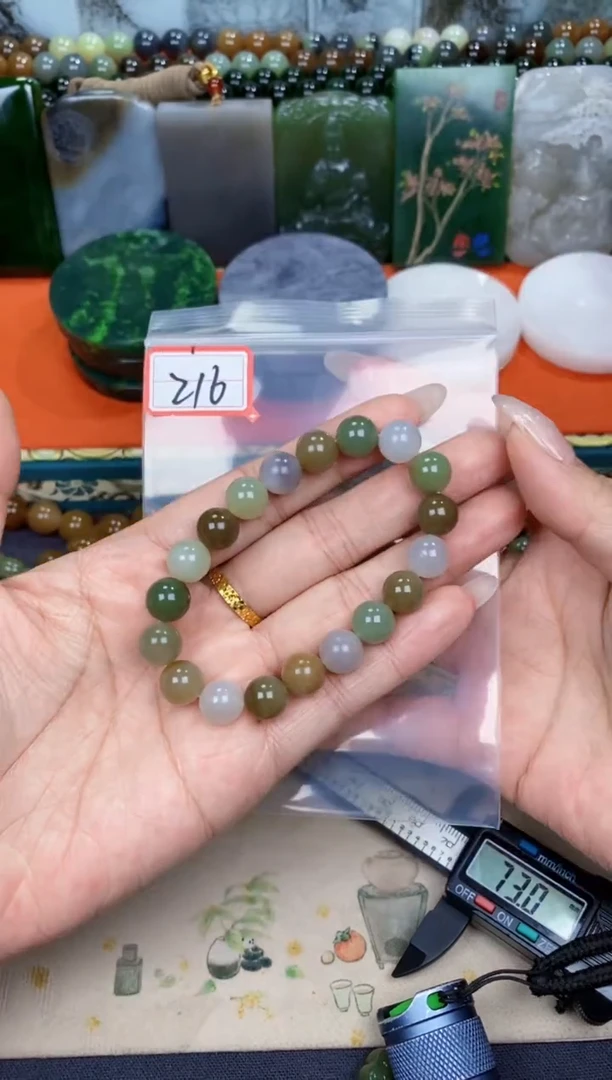 和田玉未镶嵌颈饰和田玉