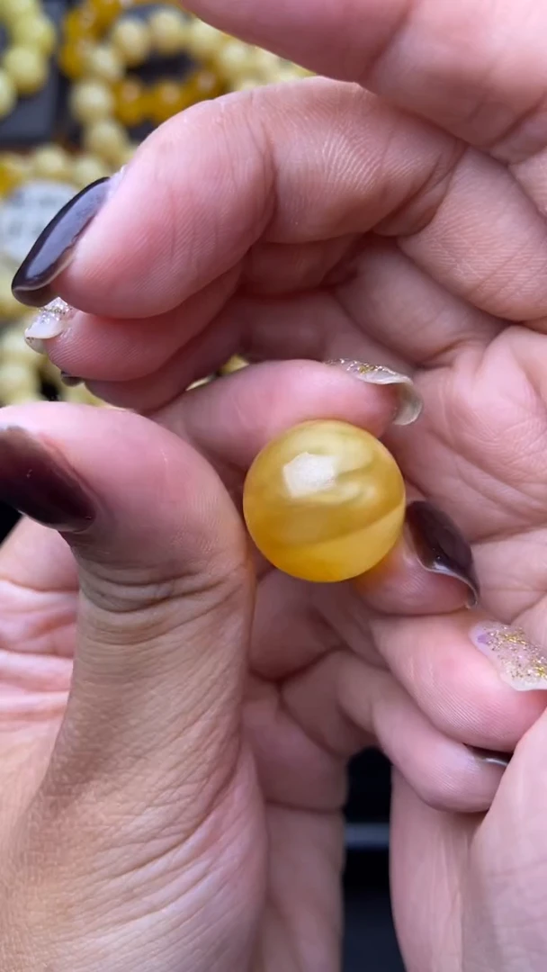 裸石琥珀未镶嵌星筠珠宝79