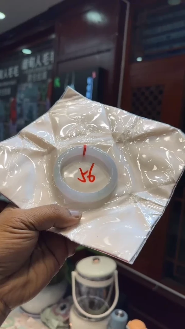 未镶嵌手镯翡翠手镯