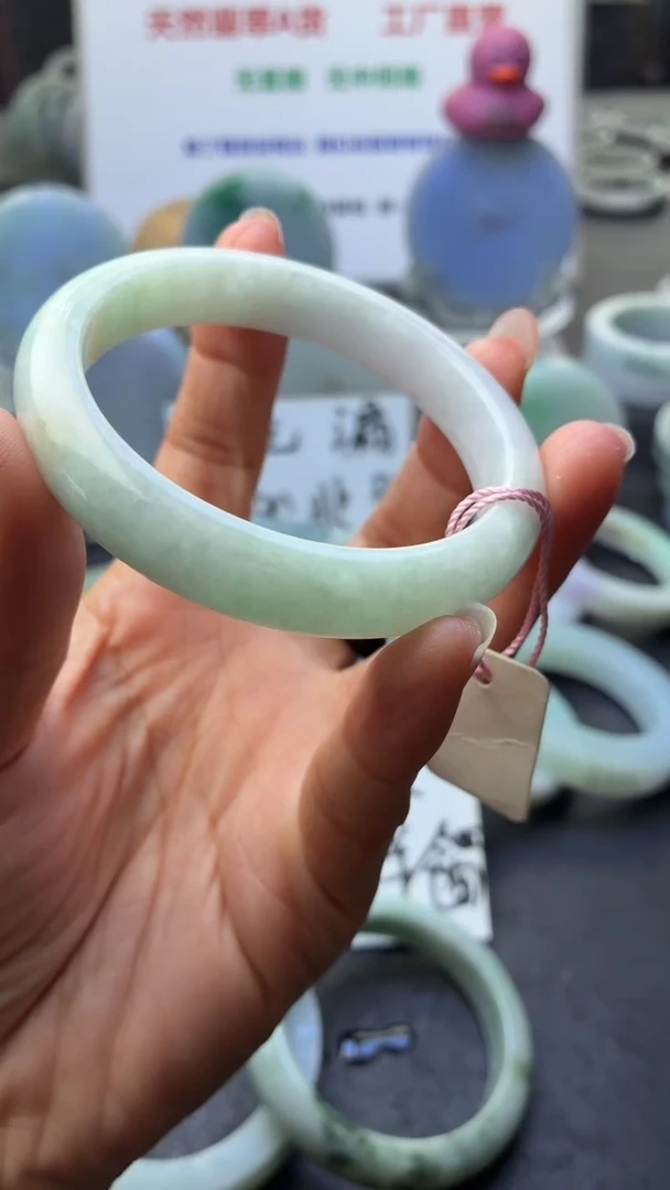 翡翠手镯未镶嵌缅甸天然翡翠手镯