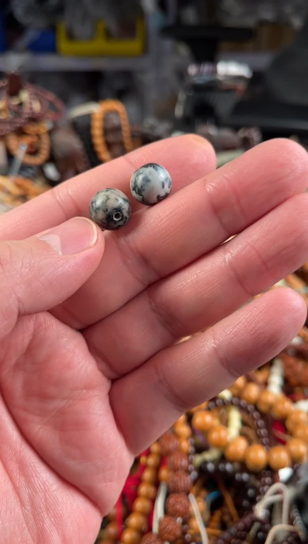 未镶嵌.玛瑙/玉髓王胖子文玩工作室圆珠糖球1.2左右一对随机发