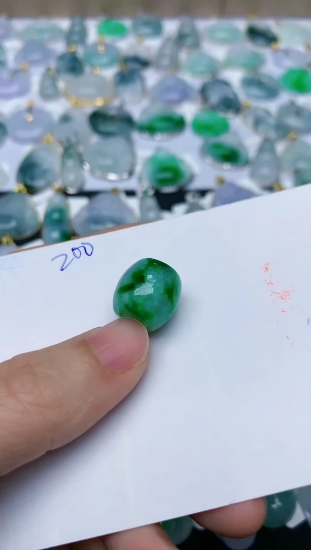 【闪购商品】翡翠颈饰未镶嵌天然翡翠A货    200