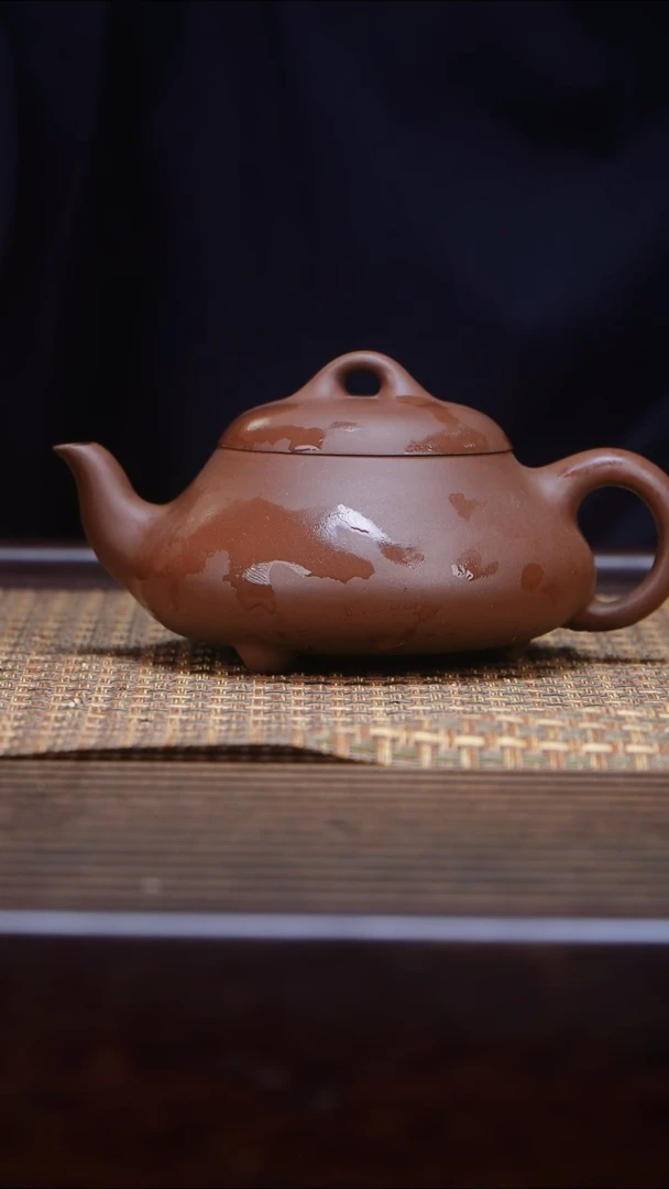 茶壶紫砂小*色的润色润色人