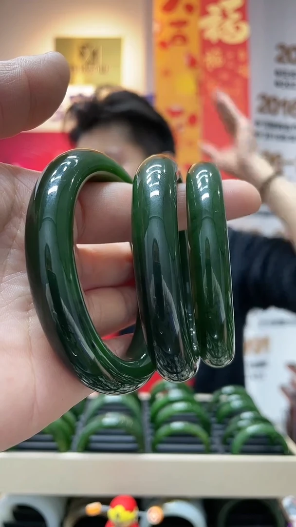 【闪购商品】和田玉手镯未镶嵌碧玉手镯多样性发一条 圈口客服备注