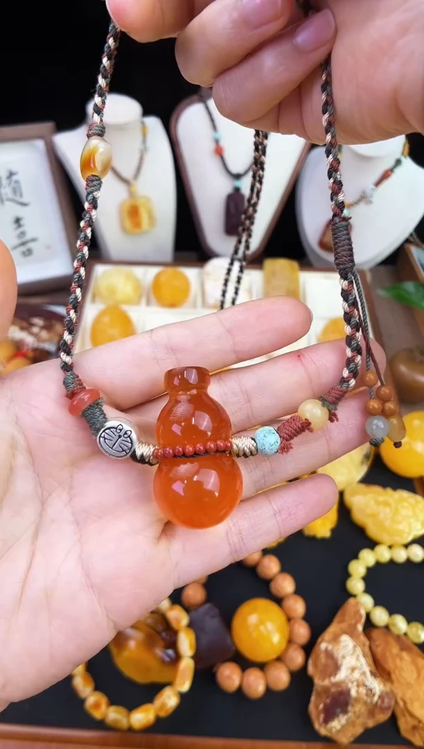 琥珀未镶嵌珠宝奇石柒月