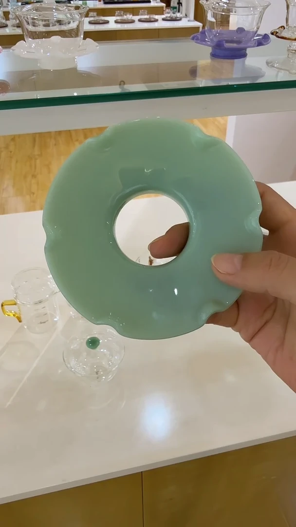 嘟****”玉见彩莲盖碗绿玉底托