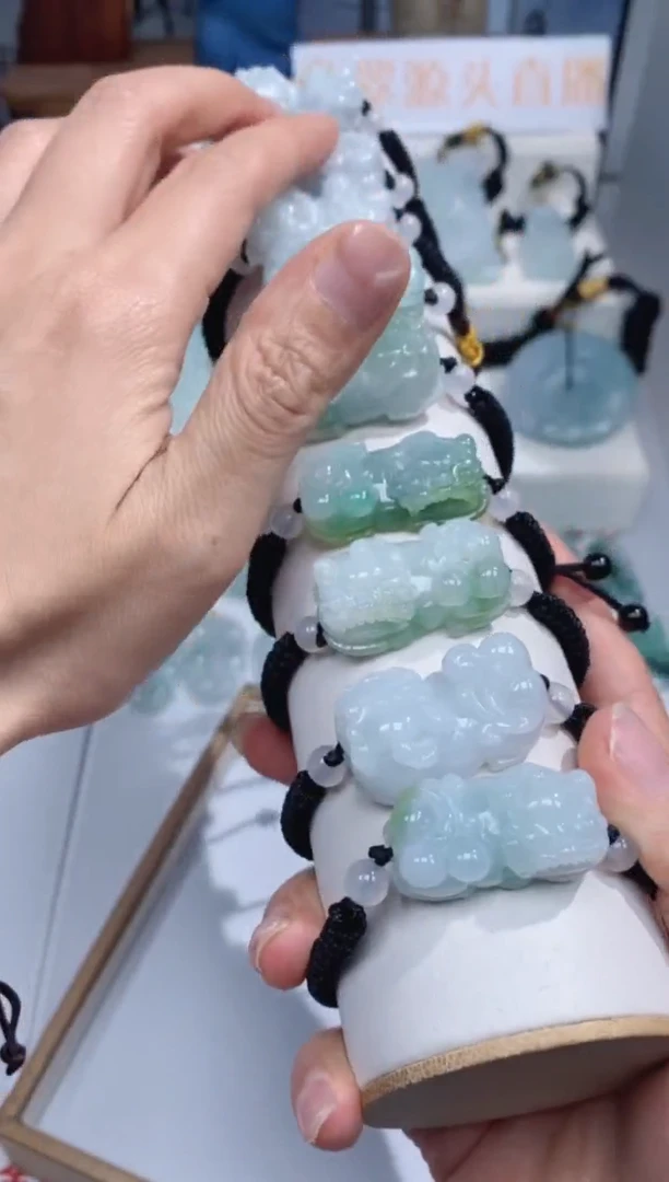 颈饰未镶嵌翡翠手绳吊坠团购多样性发一件