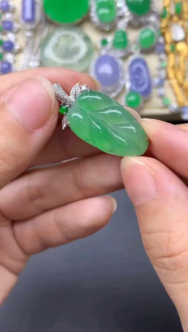 翡翠18K金镶嵌颈饰671-中国好珍宝