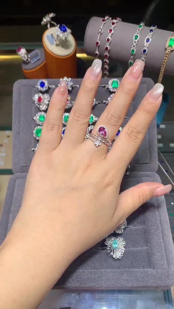 戒指彩色蓝宝石18K金镶嵌1.55ct