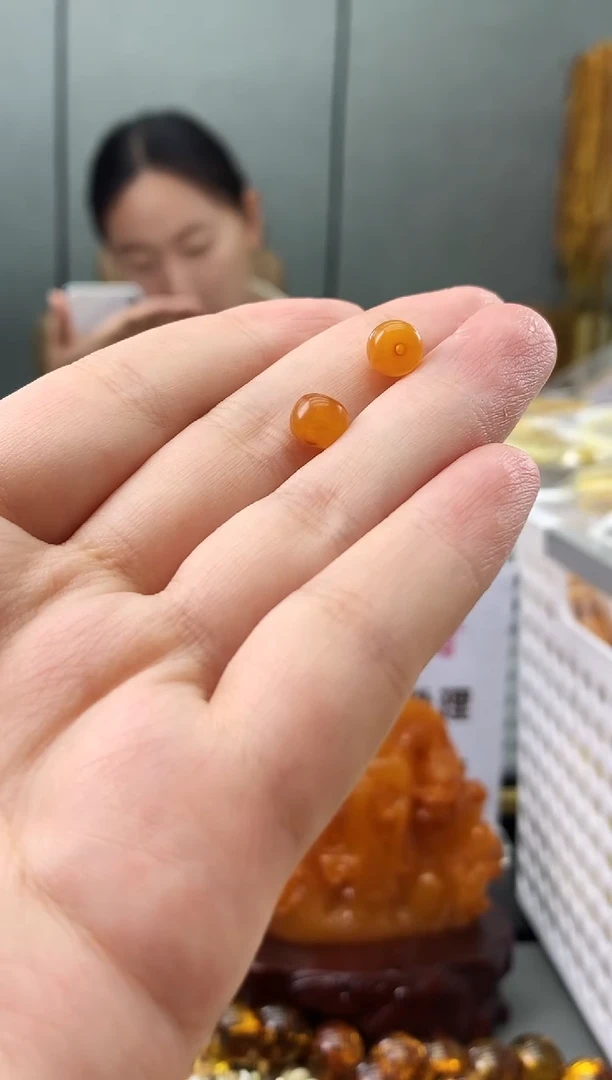 未镶嵌琥珀珠宝奇石1