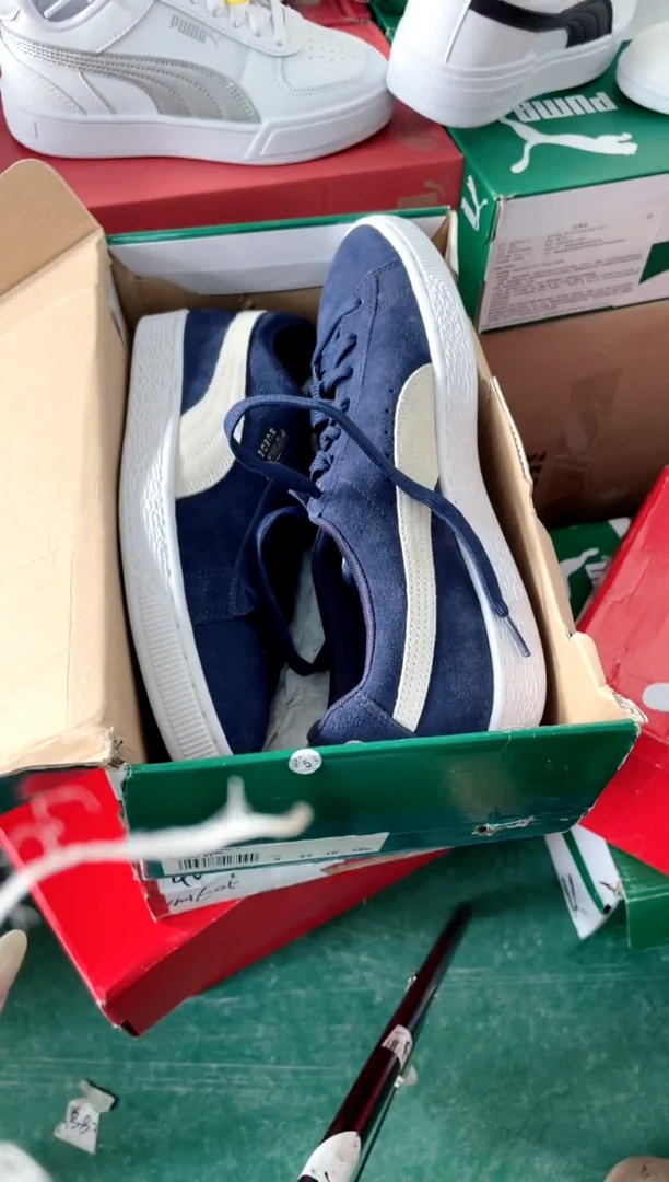 彪马时尚休闲运动鞋43M  KK7