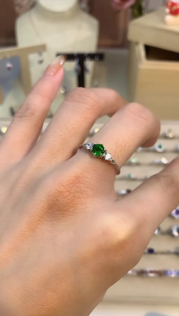 银S925镶嵌透辉石戒指绿