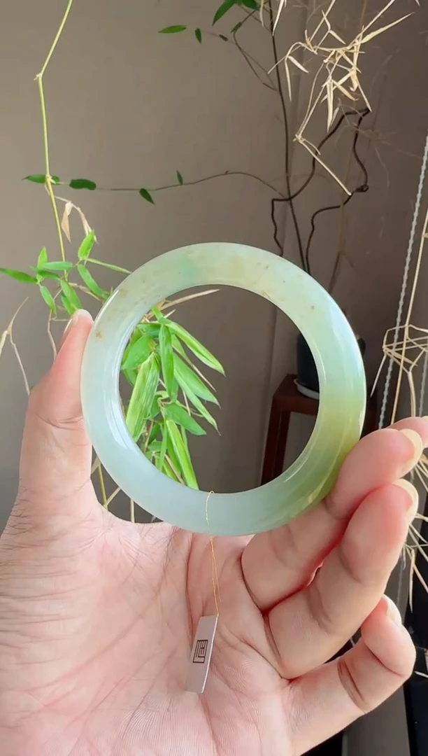 未镶嵌手镯翡翠跳**?洋 尾款