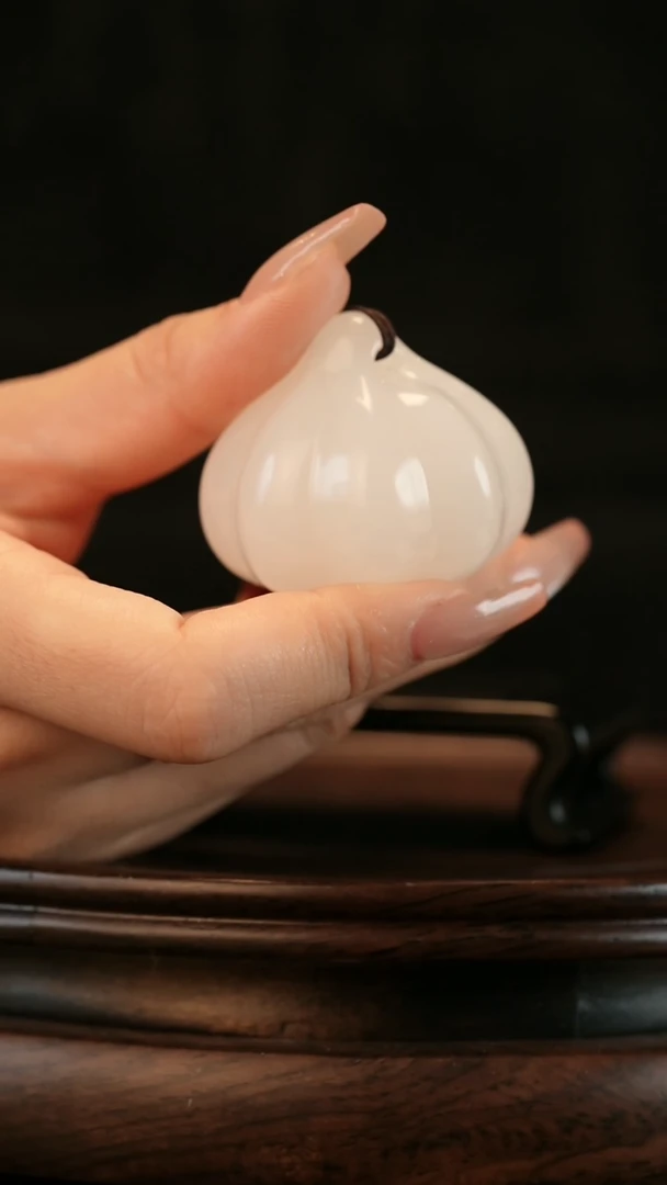 云南石荔枝白雕刻：胜算在握