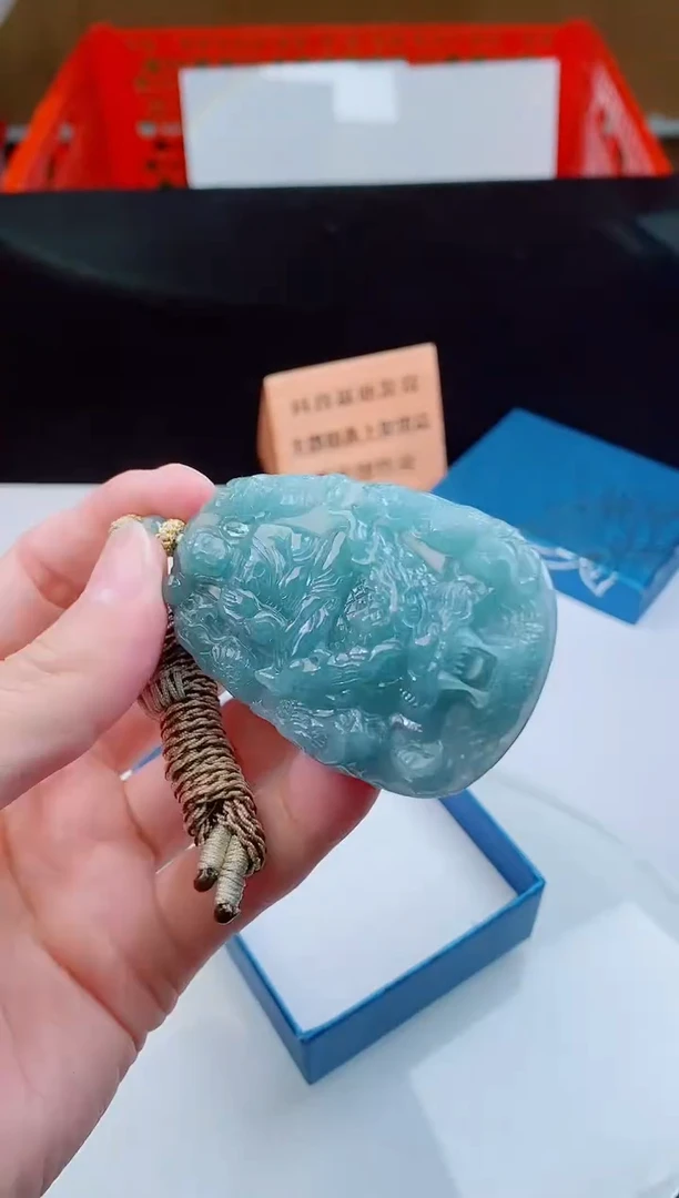 颈饰未镶嵌翡翠     ·