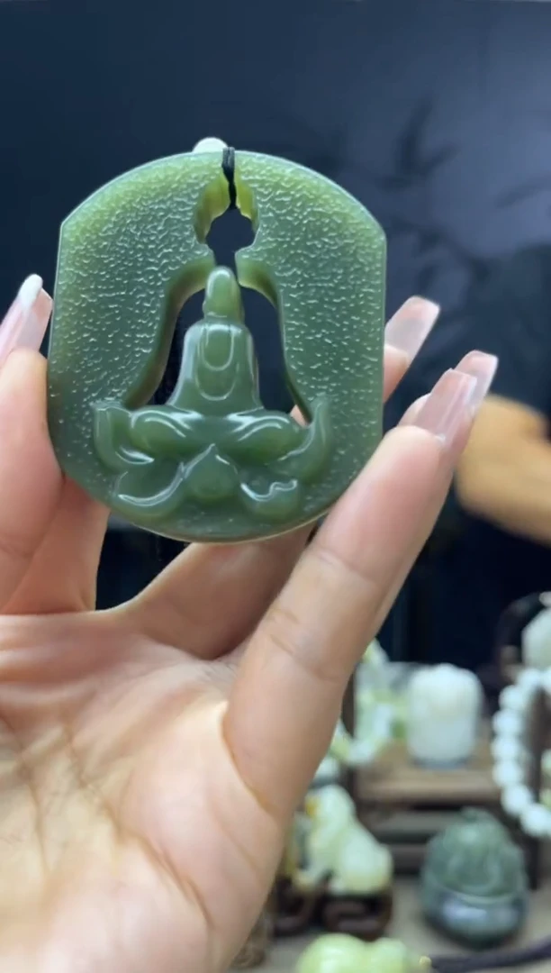 颈饰未镶嵌和田玉1