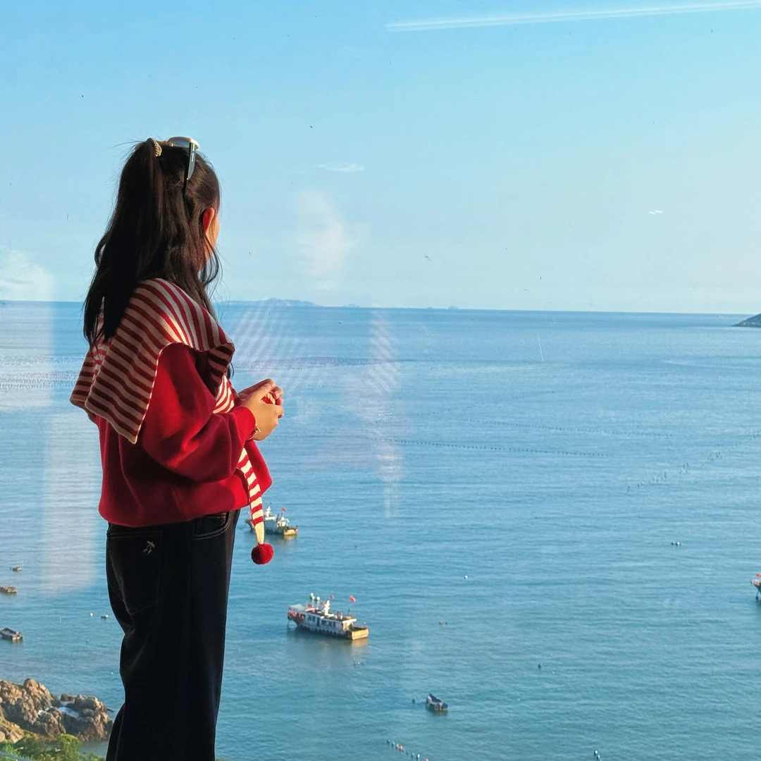 泡妈童装   2025冬季儿童新款时尚针织女童条纹披肩毛衣25557