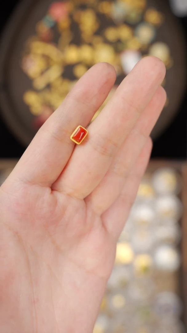南红玛瑙18K金镶嵌吊坠(不含链)吊坠