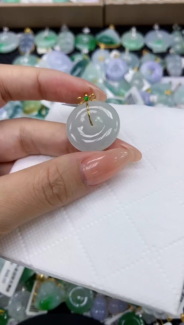 颈饰18K金镶嵌翡翠11111111111