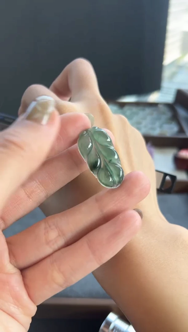 【闪购商品】翡翠吊坠(不含链)未镶嵌201买断