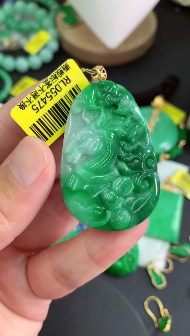颈饰未镶嵌翡翠挂件