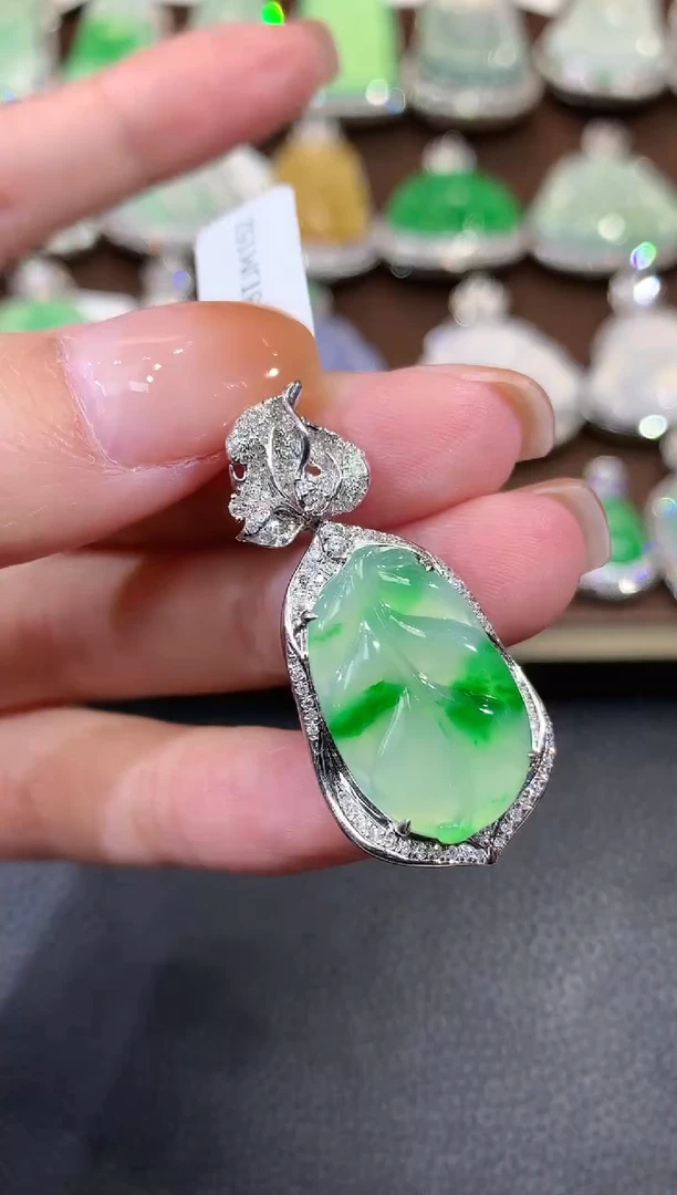 吊坠(不含链)18K金镶嵌翡翠C28