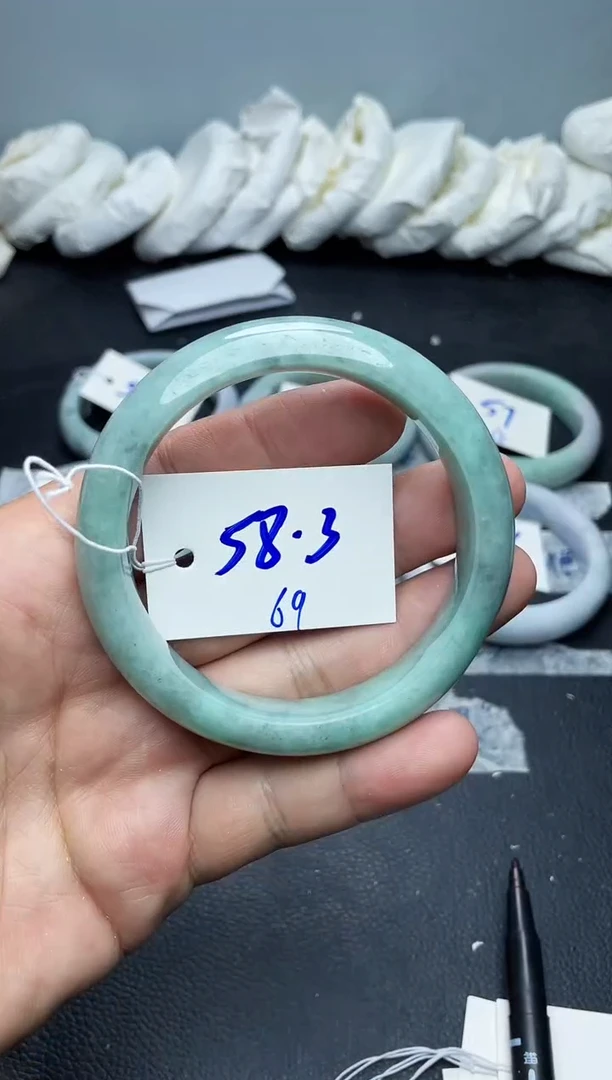 未镶嵌手镯翡翠69