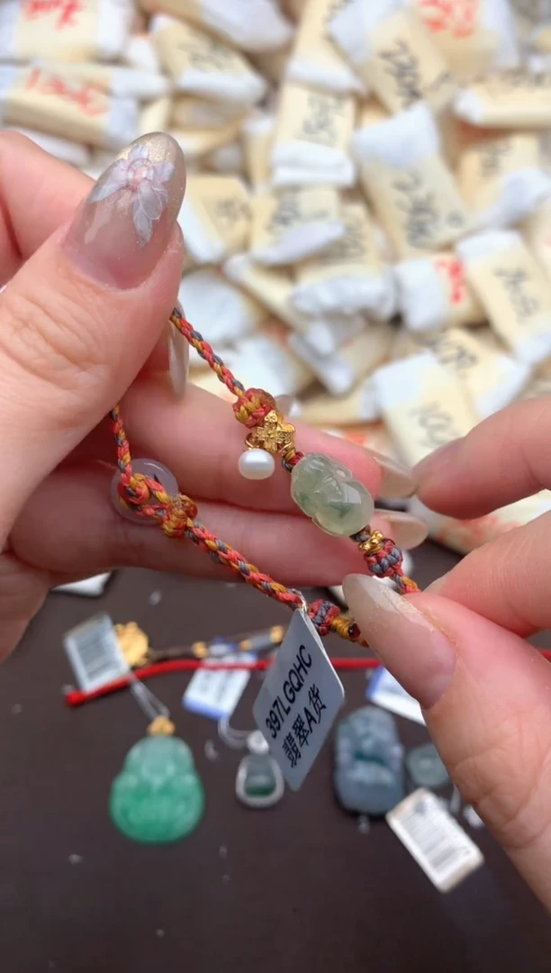 【闪购商品】翡翠挂件未镶嵌—