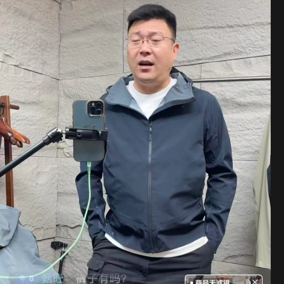 北美轻奢三防全压胶秋冬户外运动城市通勤夹克行动衣软壳冲锋衣