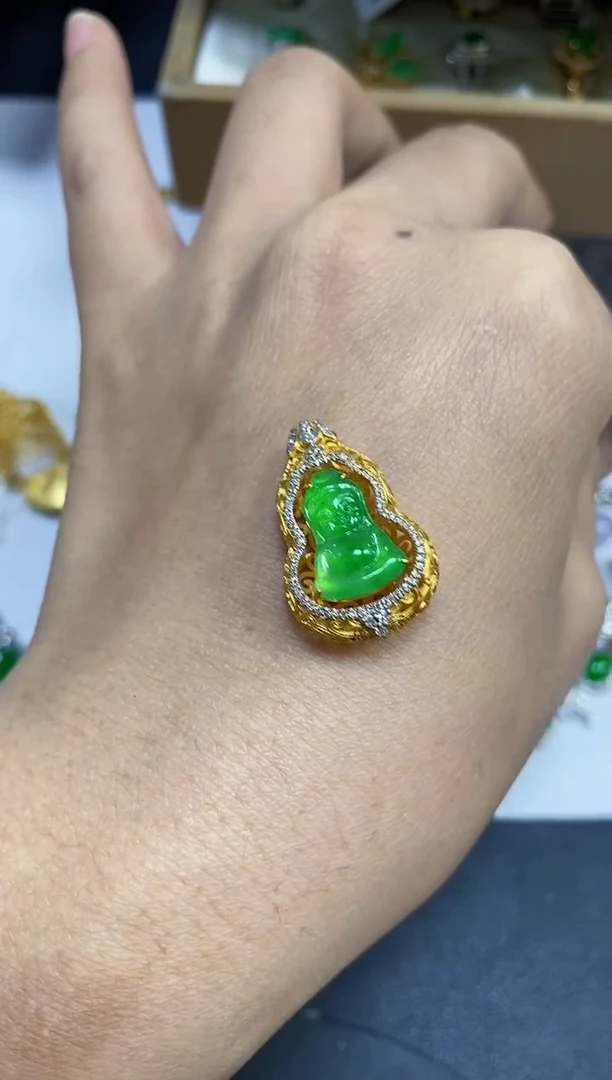 颈饰18K金镶嵌翡翠哈*_颈饰 18K金镶嵌 翡翠