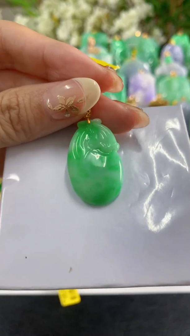 吊坠(不含链)18K金镶嵌翡翠挂件