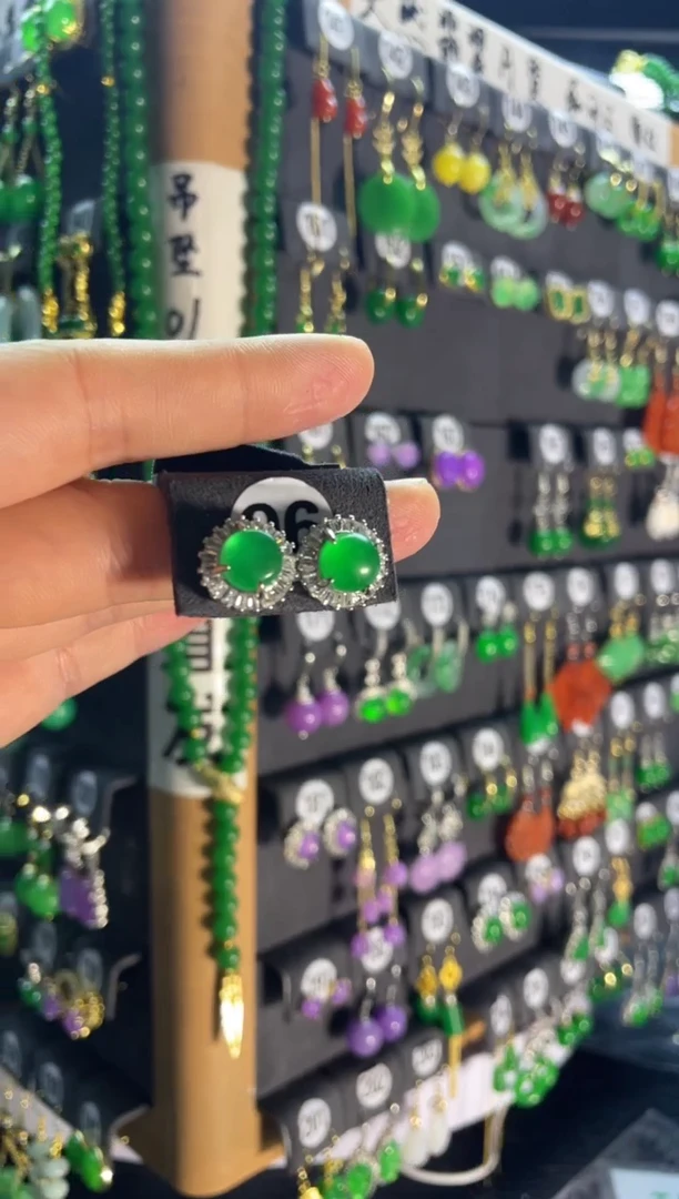 【闪购商品】翡翠耳饰银S925镶嵌96....