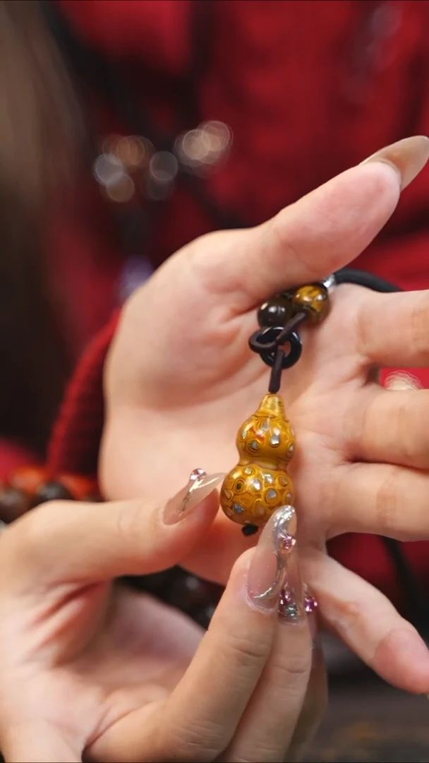 【闪购商品】金黄大漆紫光檀螺钿小脖挂