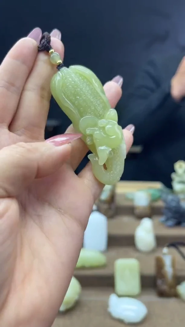 颈饰未镶嵌和田玉1