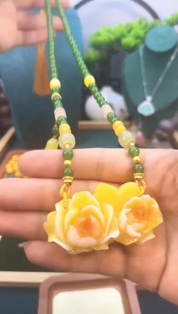 14K金镶嵌颈饰蜜蜡X803