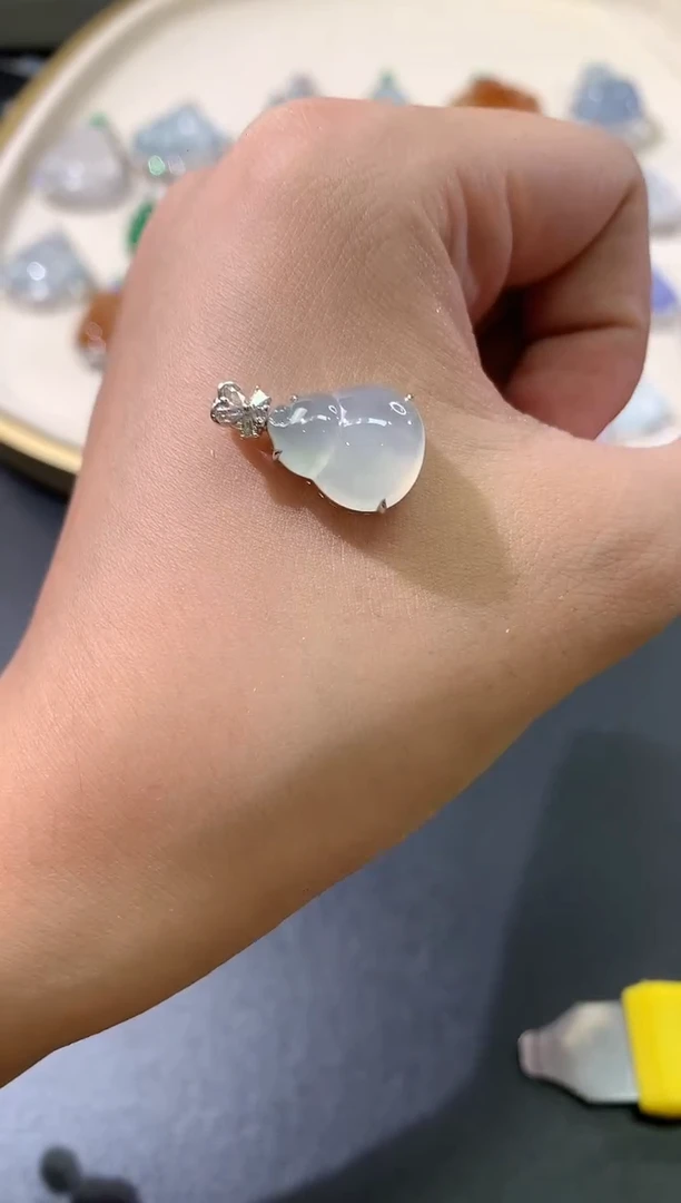吊坠(不含链)18K金镶嵌翡翠W31|3680