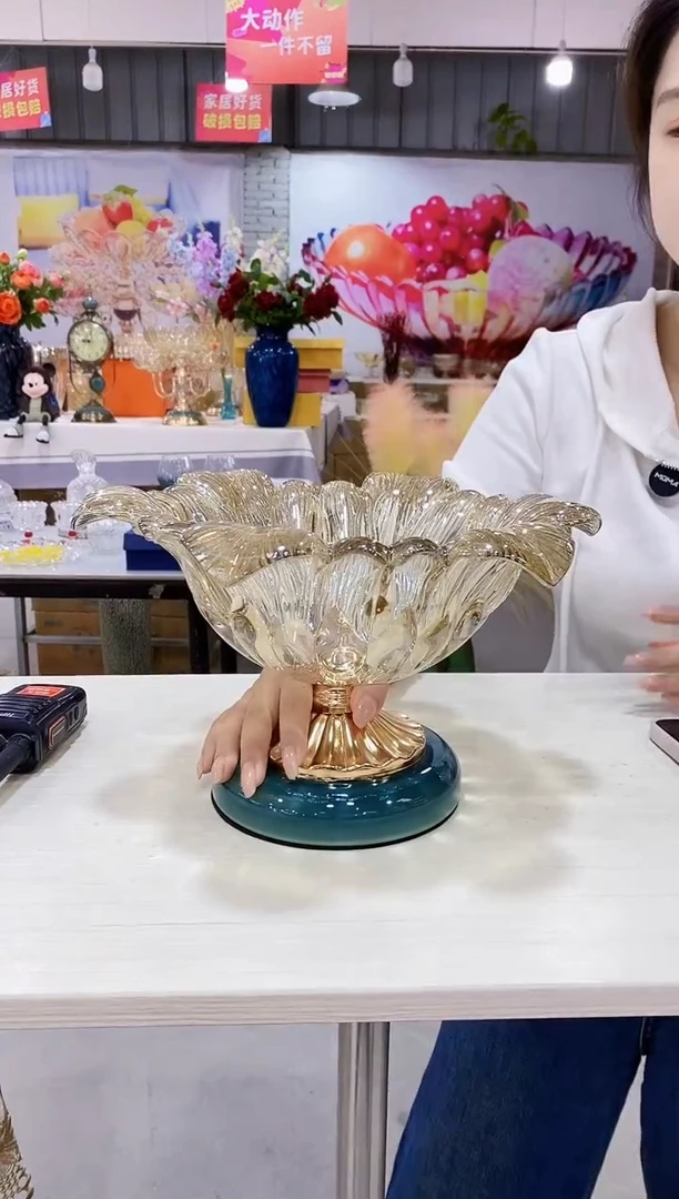 新款花瓣陶瓷高脚果盘