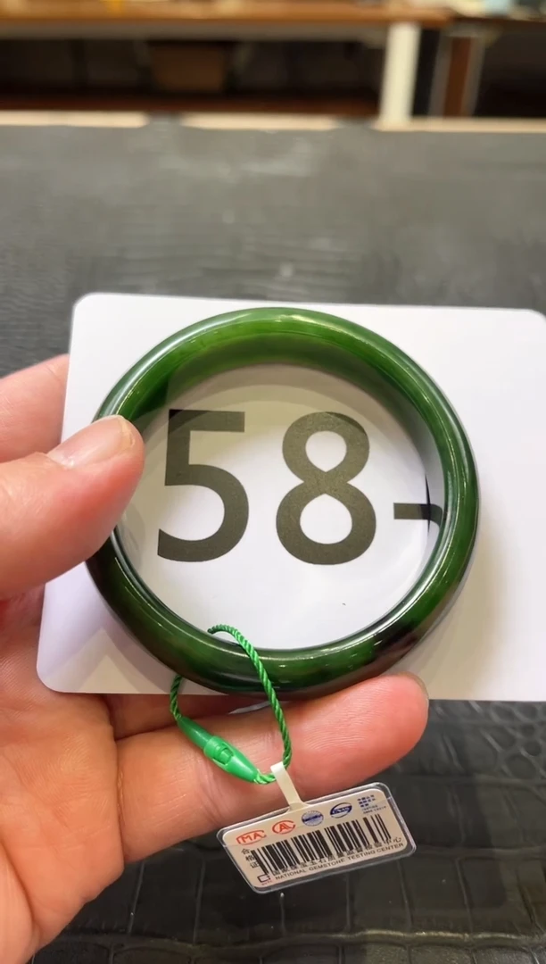 【闪购商品】和田玉碧玉手镯58.2未镶嵌一个