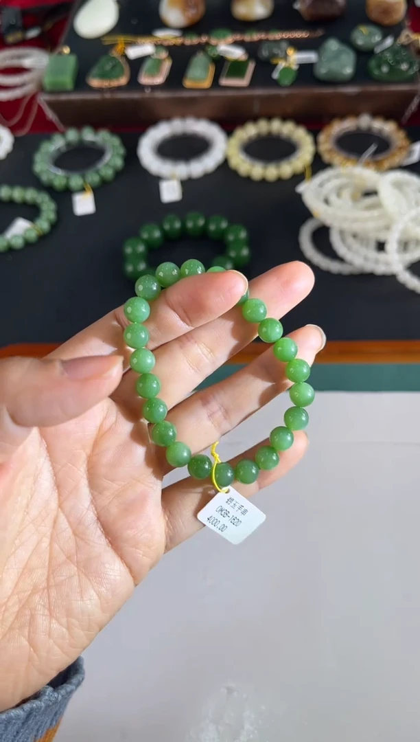 颈饰未镶嵌和田玉手串