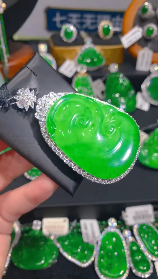 【闪购商品】翡翠颈饰银S925镶嵌81一季