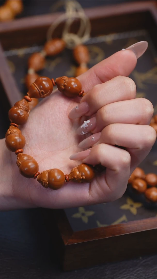 【闪购商品】橄榄核吊坠苏工橄榄核