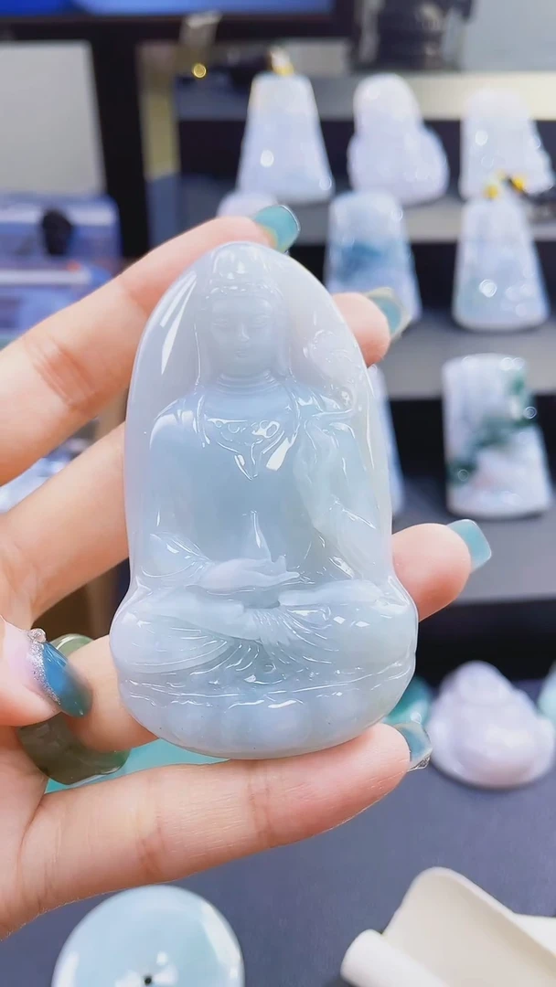 颈饰未镶嵌翡翠素衣