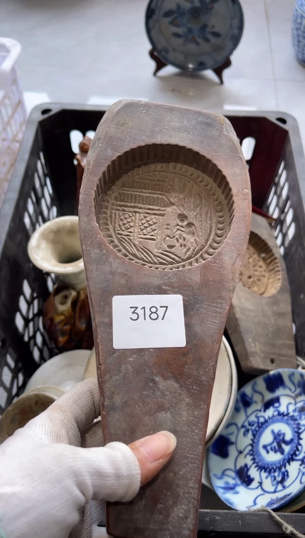 瓷草**哥99887766202506183187