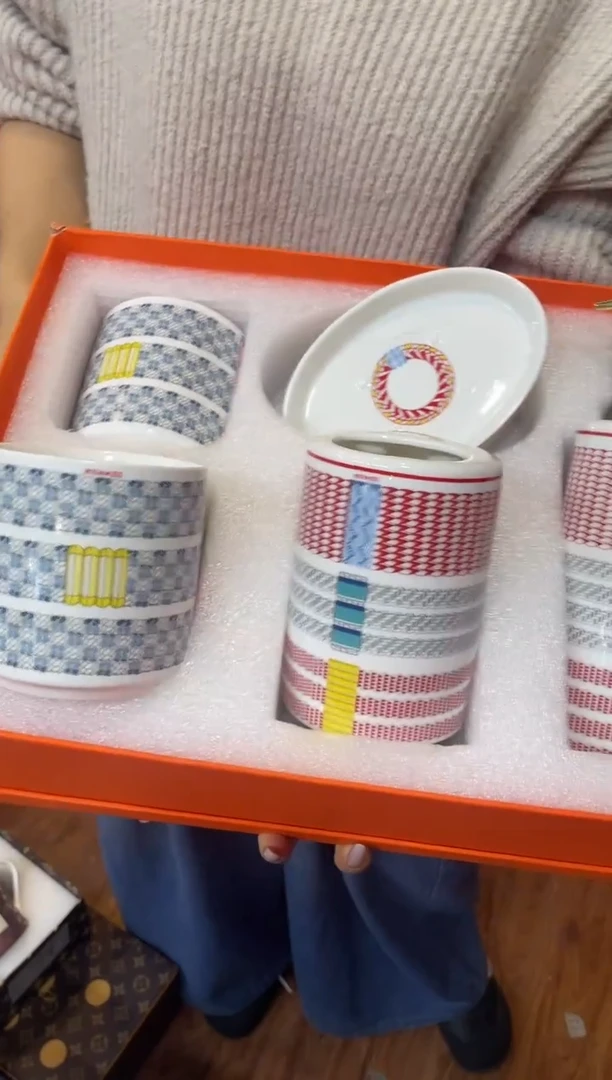 杯鸿辉家品牌瓷器，京东包邮！