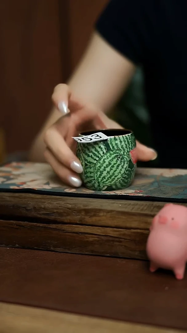紫霞设计师 手握杯