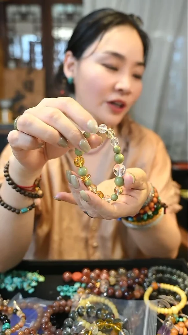 水晶手串未镶嵌潘*?定向 潘潘