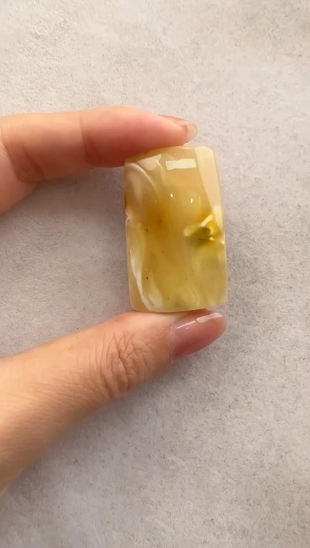 【闪购商品】琥珀裸石未镶嵌10208085-吊坠